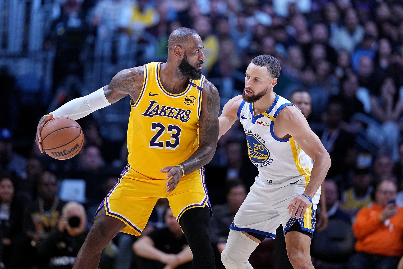 A·史密斯：詹姆斯若拿中产联手库里 将让NBA在全球爆炸级火爆