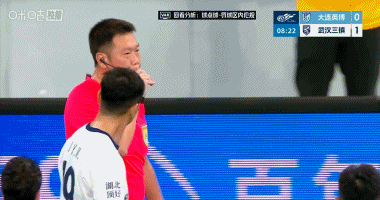 半场战报:卡迪斯传射造点,武汉三镇2-1逆转大连英博 半场战报:卡迪斯传射造点,武汉三镇2-1逆转大连英博