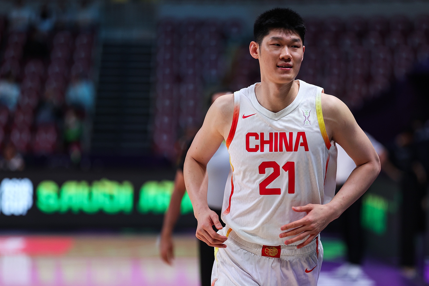 郭艾伦：胡金秋能防挡拆 建议减少沉退