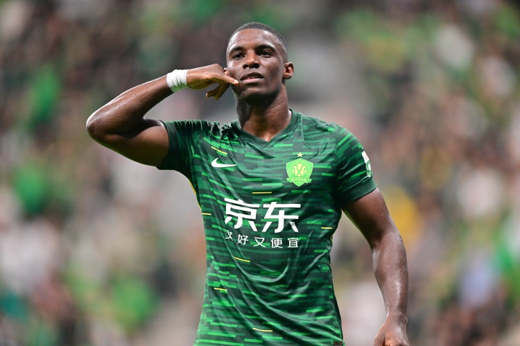 百场里程碑：国安周六主场为法比奥颁发纪念球衣