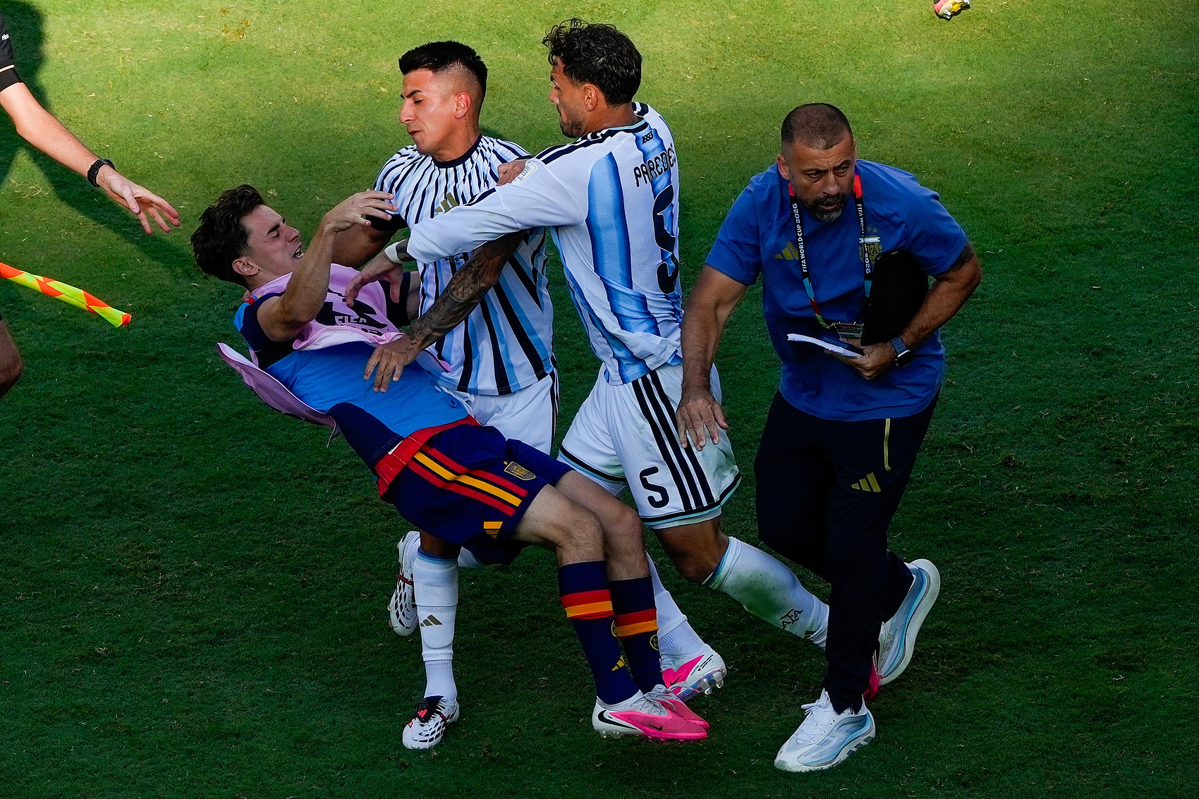 FIFA启动世界杯决赛纪律程序 阿根廷三将遭暴力指控
