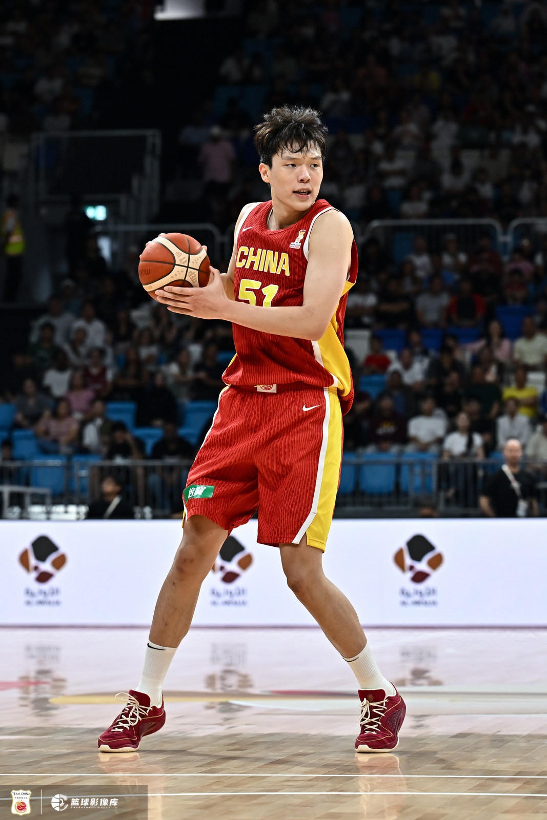 上篮准绝杀！媒体人：恭喜中国男篮 一战奠定瀚森在国家队地位了