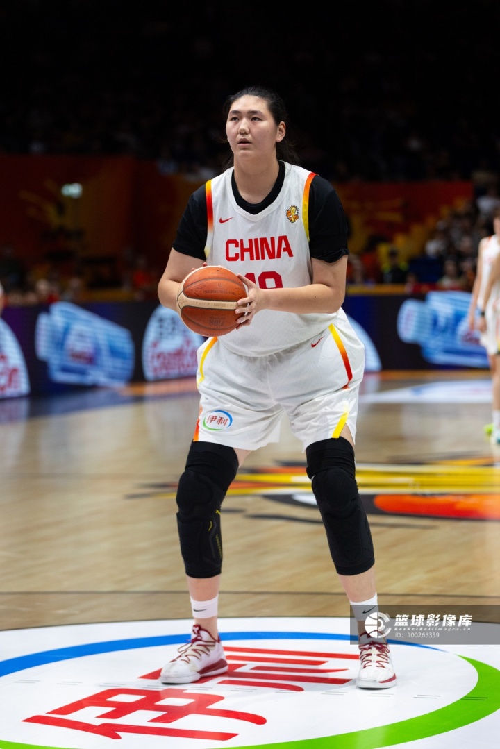 阿尔法特赫对阵伊蒂哈德足球俱乐部集锦