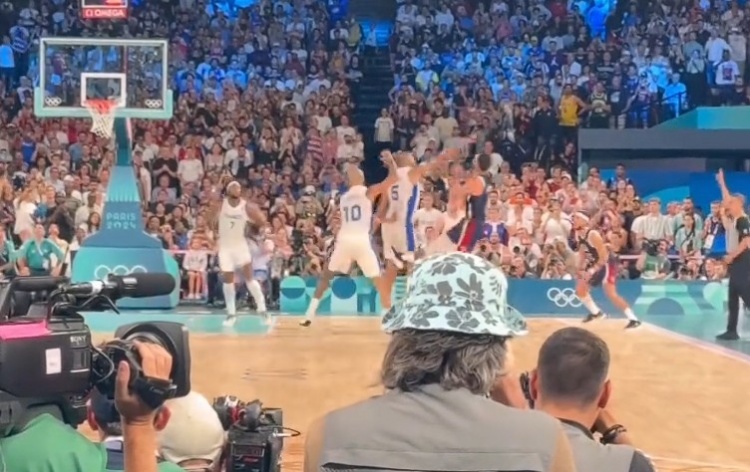 库里谈金色匕首最后一杀：我出手时机很好 大家都在见证那一刻