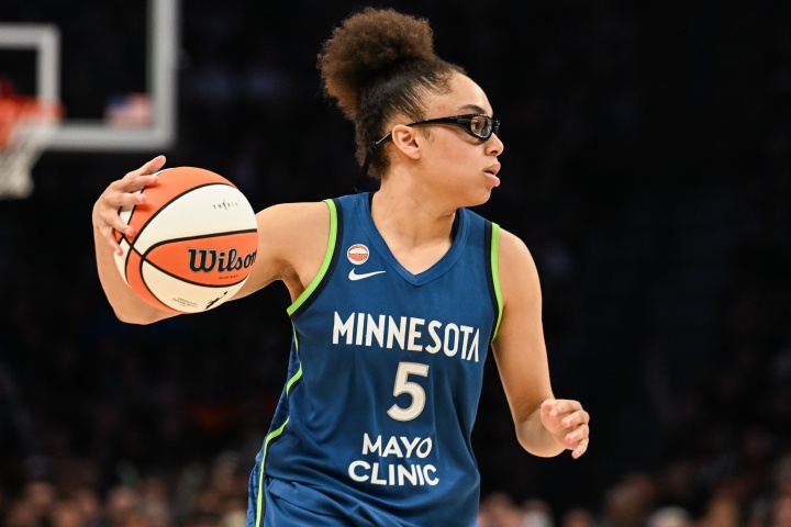 WNBA球员迈尔斯:球迷的喜欢&讨厌都很短暂 真懂你支持你的人很少 WNBA球员迈尔斯:球迷的喜欢&讨厌都很短暂 真懂你支持你的人很少