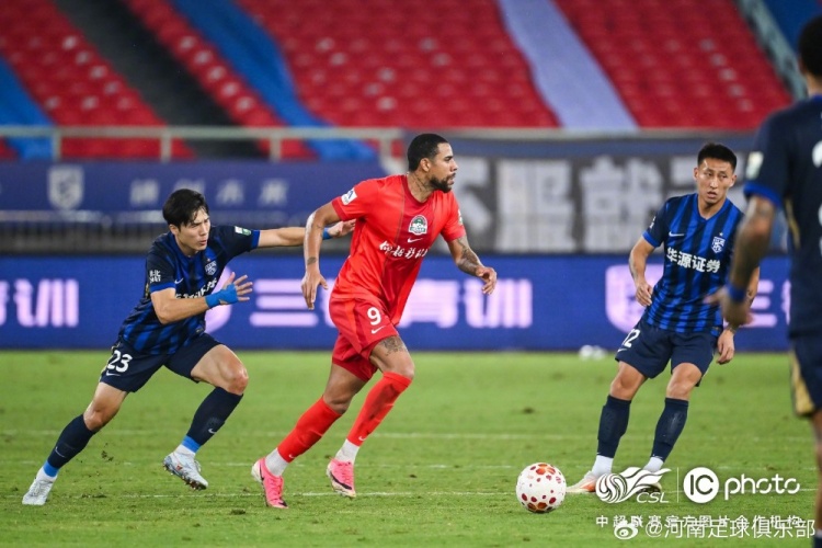 河南俱乐部彩陶坊1-1武汉三镇 古斯塔沃头球绝平