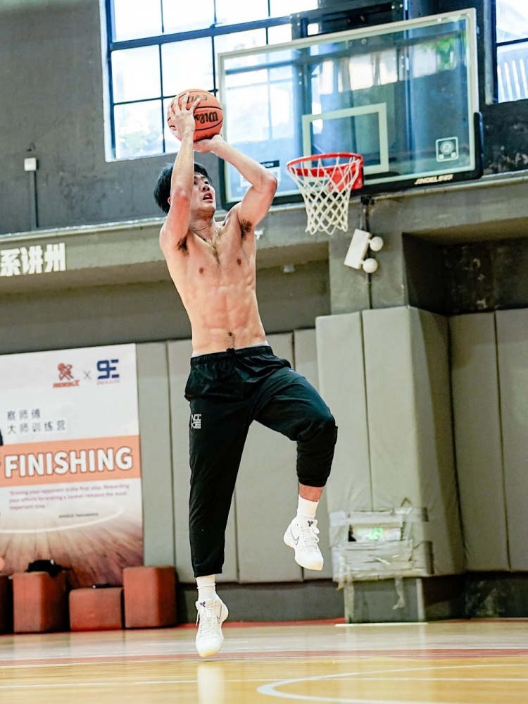 特林达迪VS里奥韦尔迪在线直播
